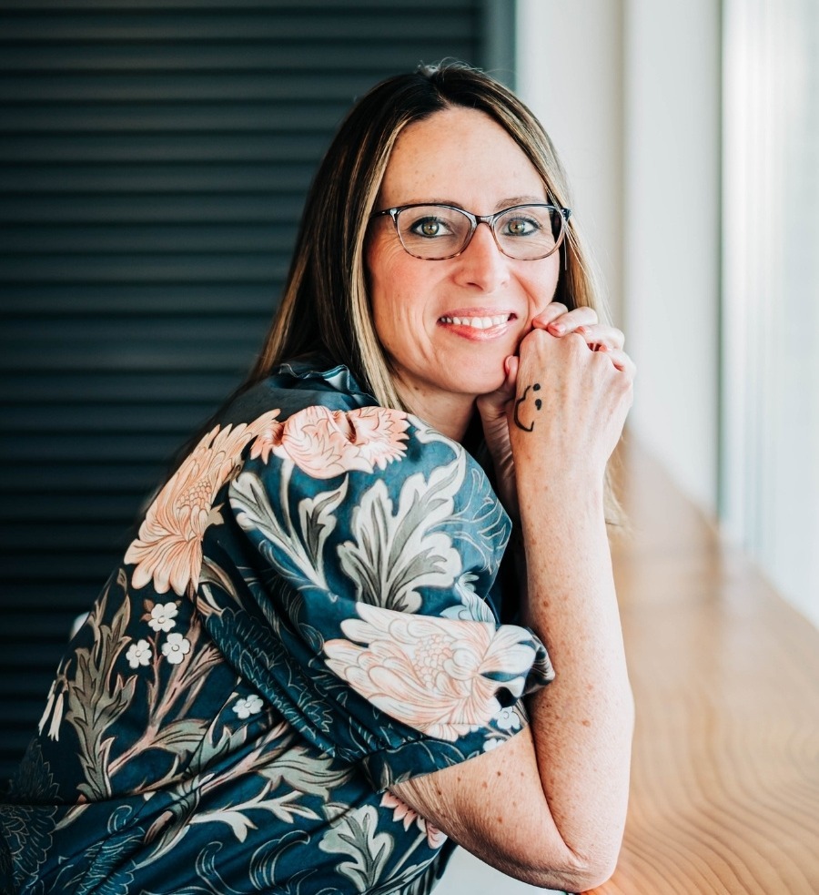 Melissa Anderson Headshot 2 - Olive & Ash Counseling