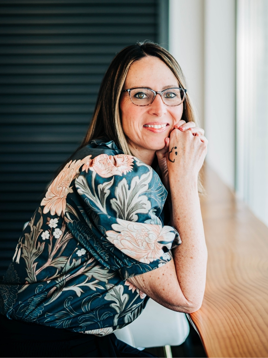 Melissa Anderson Headshot 2 - Olive & Ash Counseling